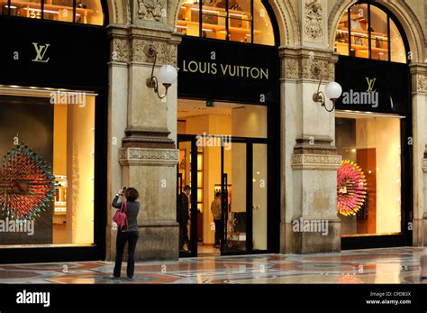 louis vuitton in milan italy.